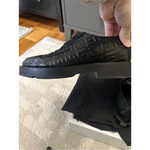 GIVENCHY 4G MOTIF Leather Lace Ups size 42/9 - Picture 5 of 10